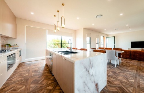 Diamond Beach House | Summerland 10 @ Glorious Diamond Beach with outdoor spa