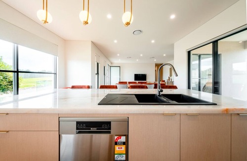 Diamond Beach House | Summerland 10 @ Glorious Diamond Beach with outdoor spa