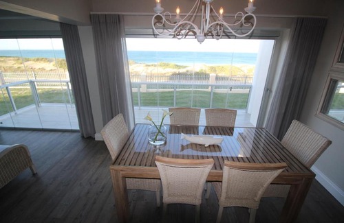 Pollok Beach Apartment | Summerseas 42