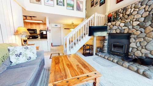Mammoth Lakes Apartment | Summit 110 Apartment