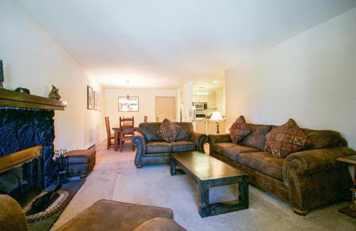 Mammoth Lakes Apartment | Summit 211 Apartment
