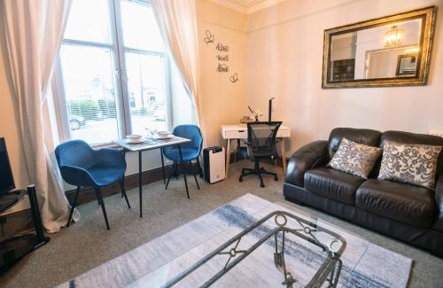 Aberdeen West End Apartment | SUMMIT Apartment - Cozy Aberdeen West End Flat Prime Location - Perfect for Short or Long stay - 1 bedroom