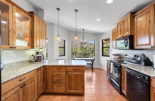 Prescott House | Summit Lodge- Sleeps 10, 4 Full Bath, Pet Friendly