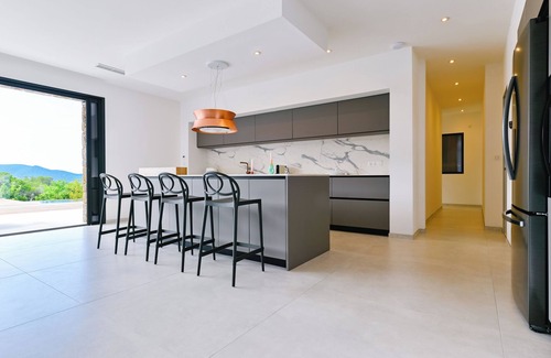 Pietrosella Villa | SUMPTUOUS MODERN VILLA