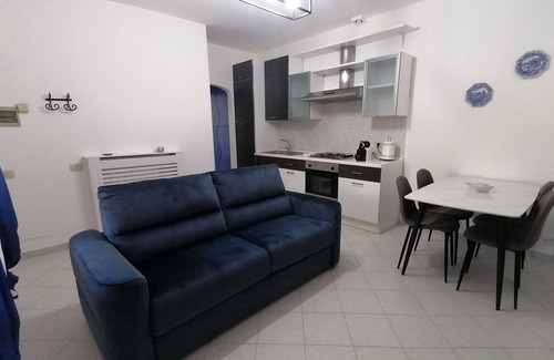 Anzio Apartment | Sun and relaxation at Michelle's Apartment with large terrace and Olympic pool.