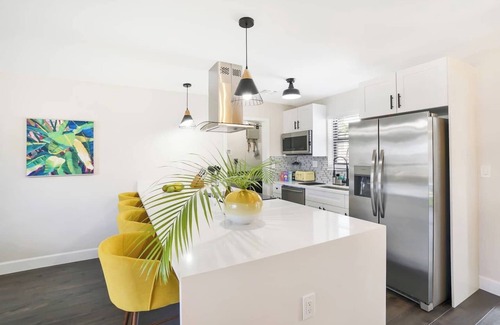 Deerfield Beach House | Sun Casita ☀️ Heated Pool & Putting Green - 6 min to Beach