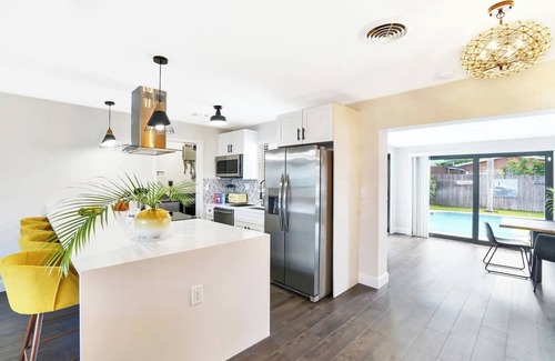 Deerfield Beach House | Sun Casita ☀️ Heated Pool & Putting Green - 6 min to Beach