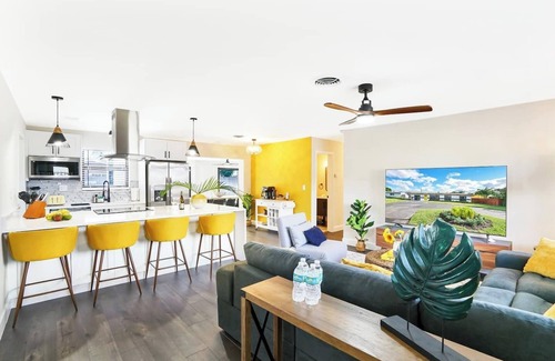 Deerfield Beach House | Sun Casita ☀️ Heated Pool & Putting Green - 6 min to Beach