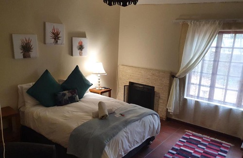 Schoemansville House | Sun Deck Lodge