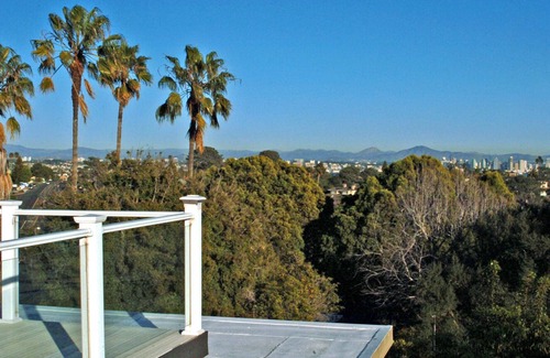 Point Loma Apartment | Sun Splashed days, Warm Smiles when you stay in our guest house.