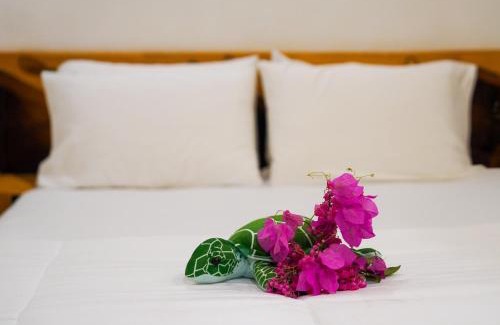 Thulusdhoo Island House | Sun & Surf