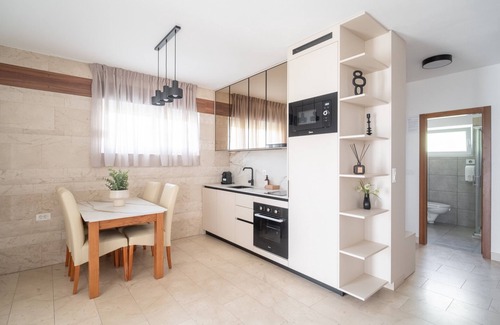 Kozino Apartment | Sunadria Apartments B6