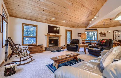 Sunbeam Estates House | Sunbeam Cabin Close to Downtown and Ski Shuttle