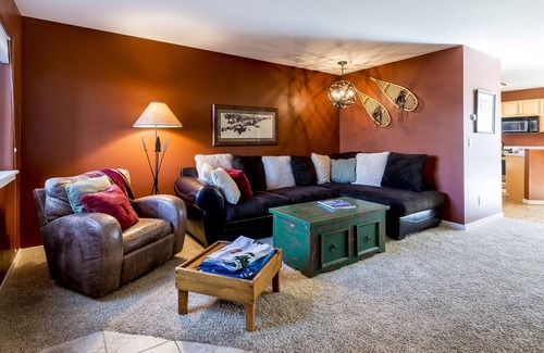 Steamboat Springs Condo | Sunburst 3473 by SkyRun! Fireplace! Hot Tub! Private Grill!