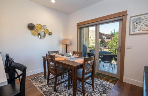 Cle Elum House | Suncadia 2 Bdrm Village Chalet Contemporary Cabin