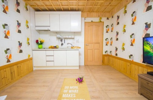 Tarimok House | Suncheon Bay Minsok Hanok Pension