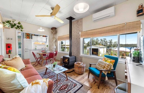 Erowal Bay Cottage | Sundaze Shack with 3pm Checkout