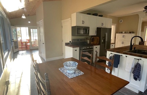 Monmouth House | Sunfish Cove is the perfect year round getaway.