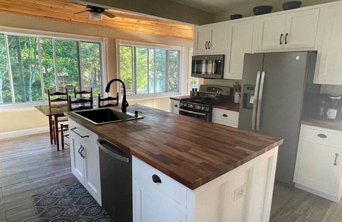 Monmouth House | Sunfish Cove is the perfect year round getaway.