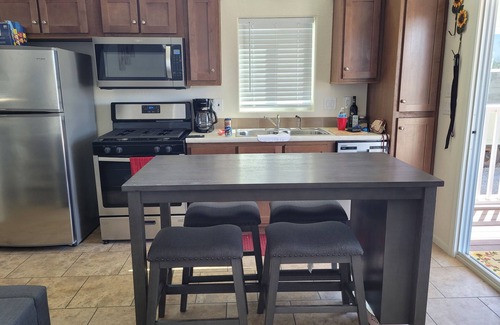 Ehrenberg Cottage | Sunflower at the Oasis #141(Pet friendly)In Ehrenberg close Drive to Quartzsite.