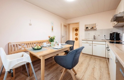 Kneisting House | Sunflower holiday flat in Dreiburgenland