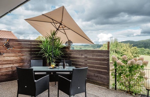 Kneisting House | Sunflower holiday flat in Dreiburgenland