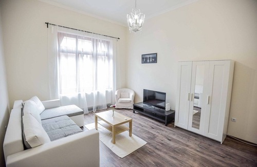 Erzsebetvaros Apartment | ❤️ SUNLIT APT, 2 sep Bedrs near Synagogue, AC+WIFI