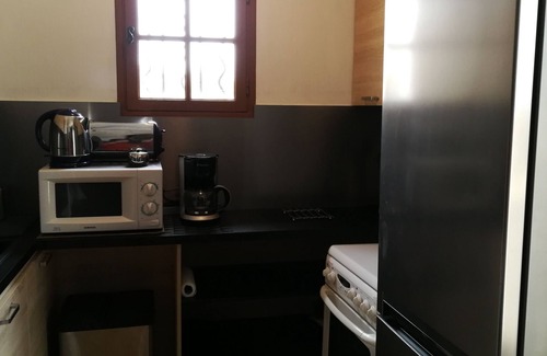 Saint-Pargoire Apartment | Sunny A/C apartment with terrace overlooking countryside and private pool