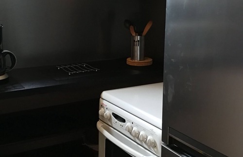 Saint-Pargoire Apartment | Sunny A/C apartment with terrace overlooking countryside and private pool