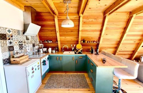 Vrdnik House | Sunny A Frame in National Park Fruska Gora - Vrdnik