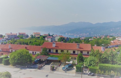 Cikovici Apartment | Sunny apartment in Kastav with a wonderful view