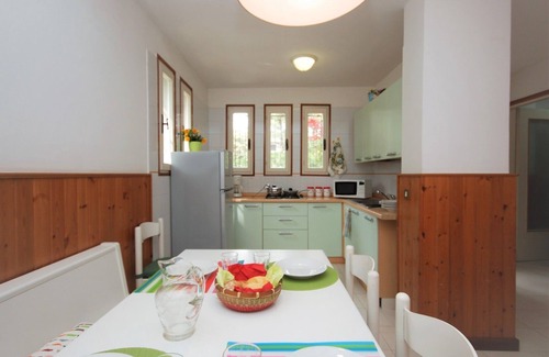 Lignano Pineta Villa | Sunny beachside family villa with private garden close to the beach