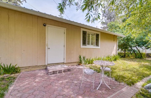 Shasta Lake House | Sunny California Retreat with Pool Access and Patio!