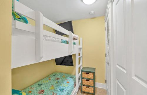 Fort Walton Beach Apartment | Sunny Daze Will Brighten Your Stay Let The Sun Shine In Waterscape C502