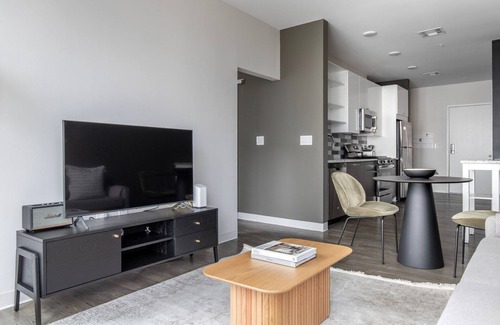 East Cambridge Apartment | Sunny East Cambridge 1BR w/Gym & W/D, nr Lechmere T, by Blueground