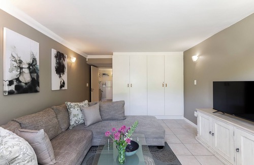 Somerset West Apartment | Sunny garden apartment in a top location, near Erinvale - pure relaxation!