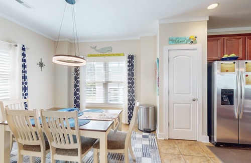 Myrtle Beach House | Sunny Getaway w/pool - Walk to Beach, Restaurants & Attractions