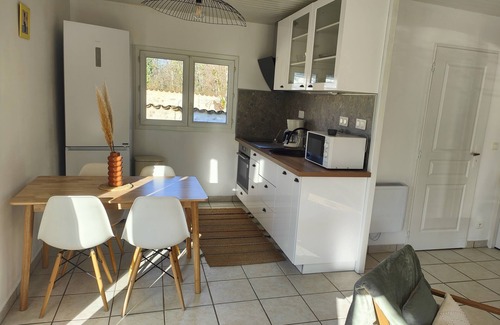 Lalbenque House | Sunny holiday in the quiet countryside with pool.