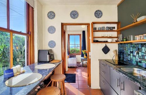 Kalk Bay Apartment | Sunny Kalk Bay Garden Cottage Walk to Harbour