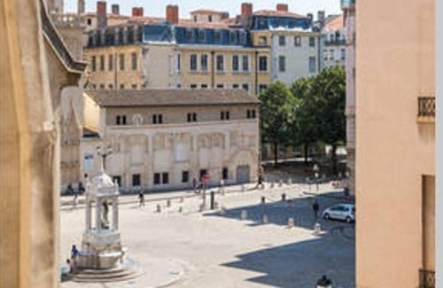 Old Lyon Apartment | Sunny loft in the heart of Vieux Lyon