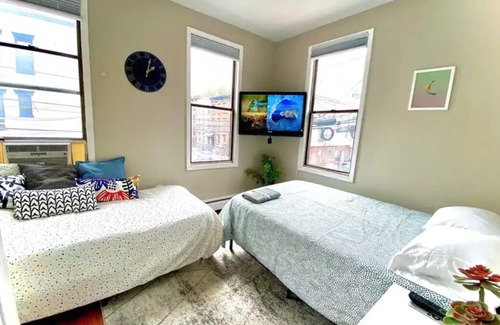 Hoboken House | Sunny Modern FamFriendly 4BR/2BA Home 1 stop 2 NYC
