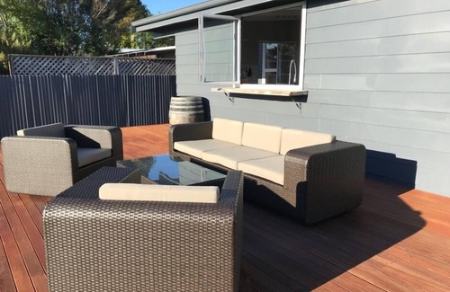 Napier House | Sunny, relaxing an fully decked out Napier bungalow