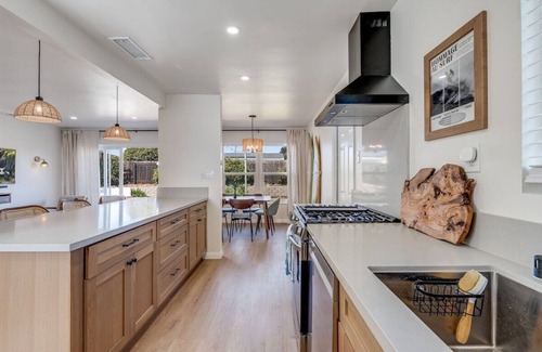 Allied Gardens House | Sunny Retreat/Huge Yard/Central