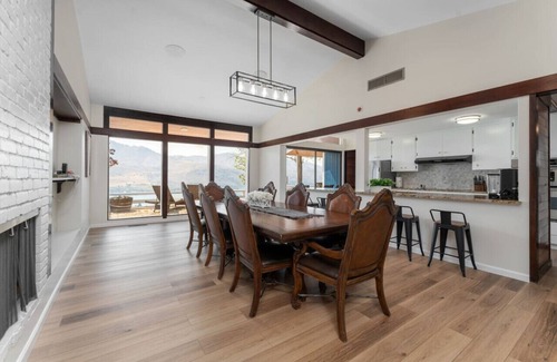 Chelan House | Sunny Retreat-Lake views/HotTub/BBQ/firepit