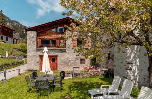 Poschiavo House | Sunny, rustical 5 room cottage in Valposchiavo