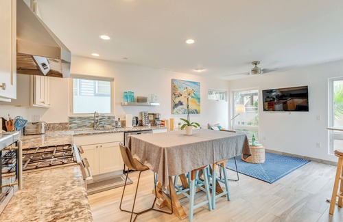 Mission Beach House | Sunny San Diego Home w/Patio - Steps to Beach!