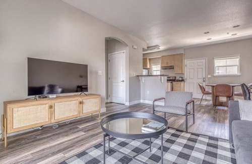 Santa Clara Apartment | Sunny Santa Clara 1BR w/ AC, W/D, Gym, Pool, near highways, by Blueground
