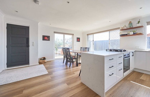 Karrinyup House | Sunny Scarborough Stay-Freshly Renovated!