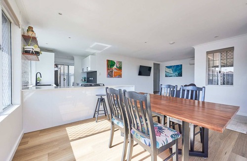 Karrinyup House | Sunny Scarborough Stay-Freshly Renovated!