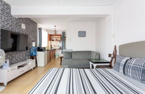 Ngara West Apartment | Sunny Spacious Studio